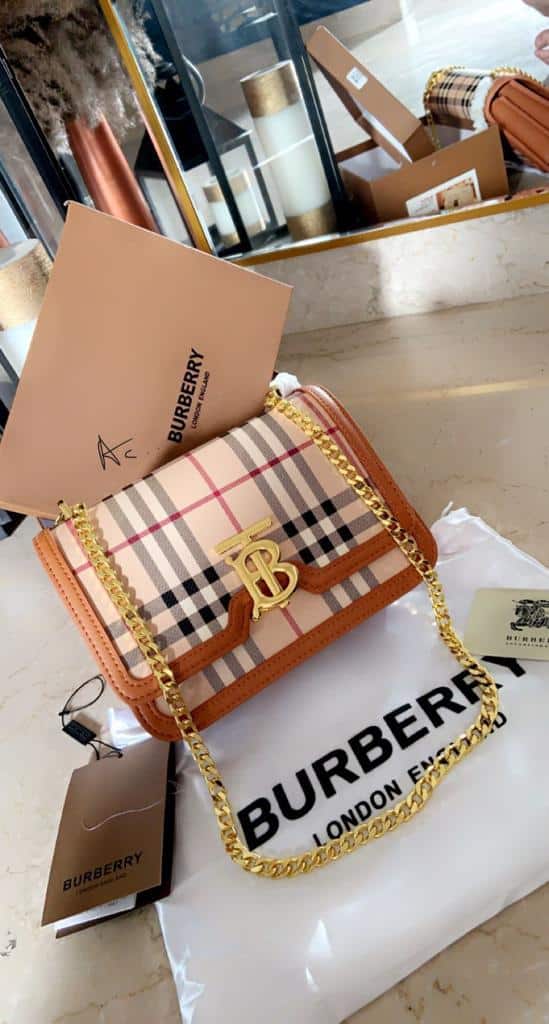 BURBERRY TB SIGNATURE CHAIN SLING BAG Mega Fashion