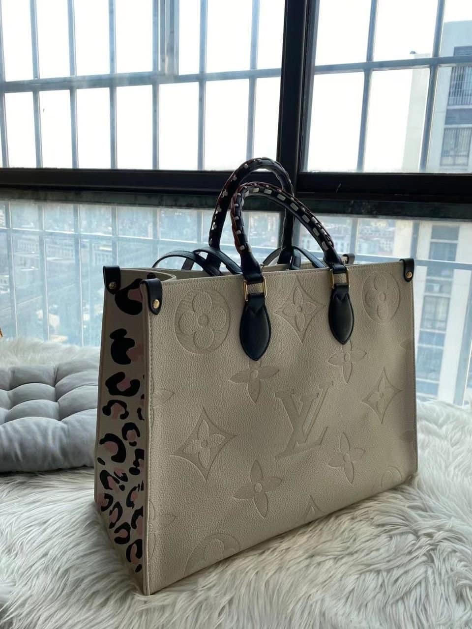 Large tote bags louis vuitton best sale